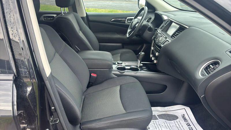 2017 Nissan Pathfinder SV