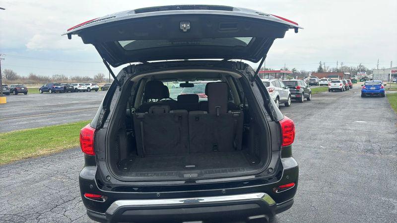 2017 Nissan Pathfinder SV