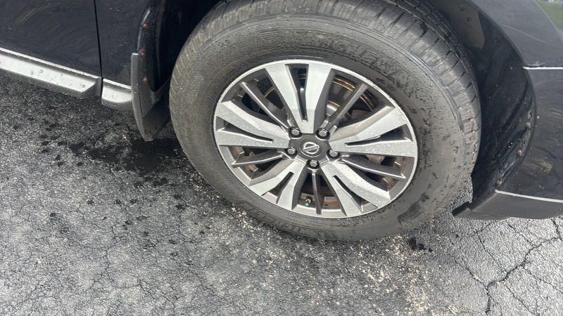 2017 Nissan Pathfinder SV