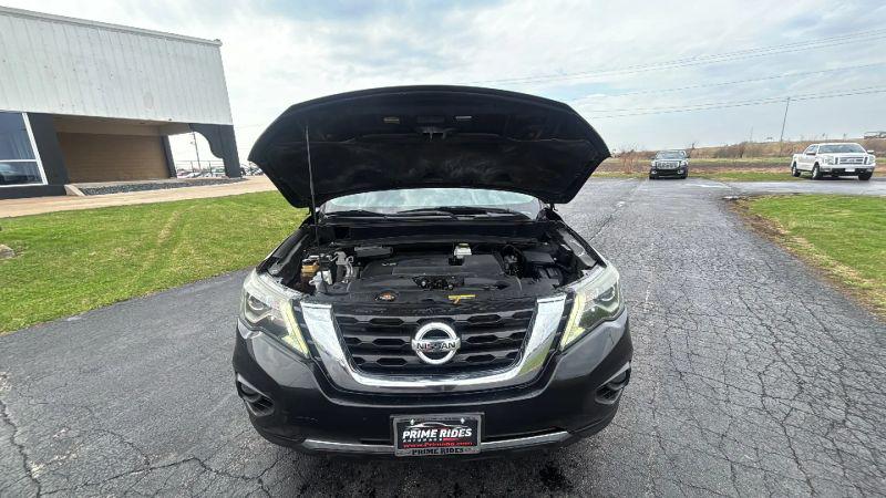 2017 Nissan Pathfinder SV