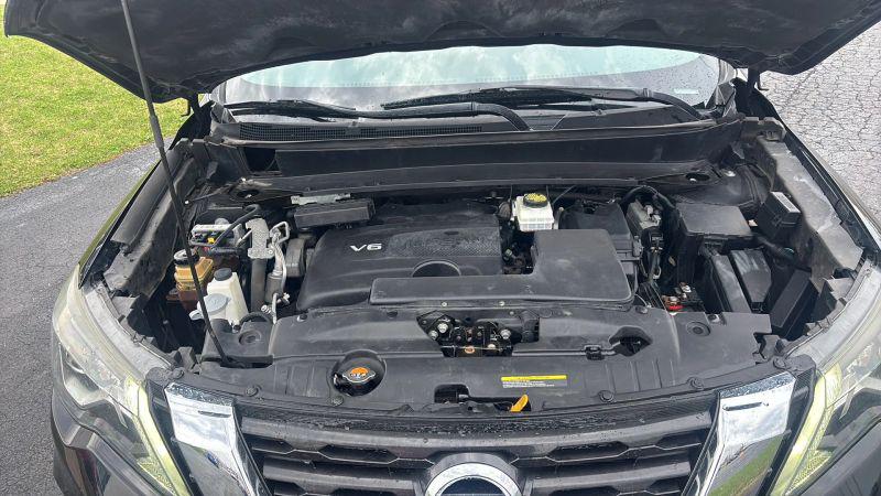 2017 Nissan Pathfinder SV