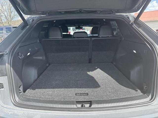 2025 Volkswagen Atlas Cross Sport 2.0T SEL Premium R-Line