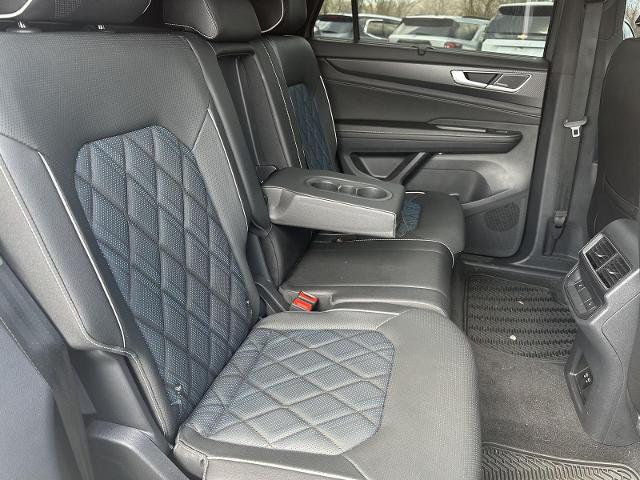 2025 Volkswagen Atlas Cross Sport 2.0T SEL Premium R-Line