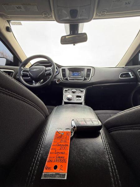 2016 Chrysler 200 Limited