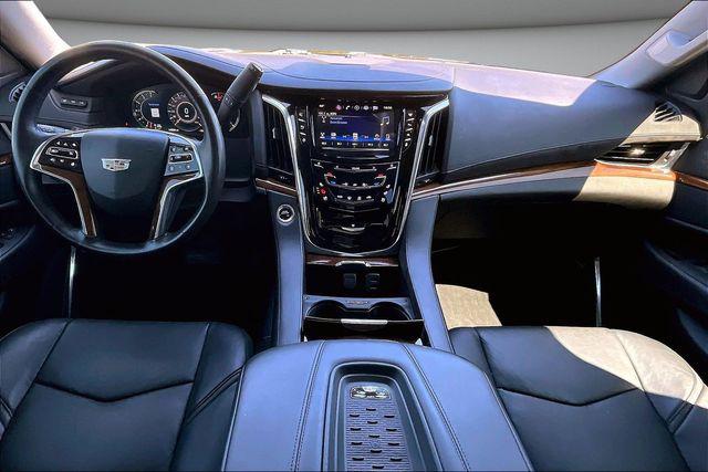 2016 Cadillac Escalade Luxury Collection
