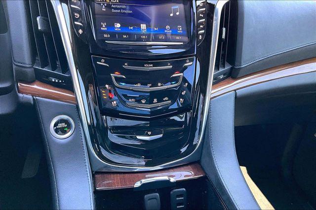 2016 Cadillac Escalade Luxury Collection