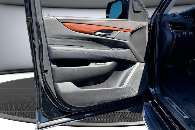 2016 Cadillac Escalade Luxury Collection