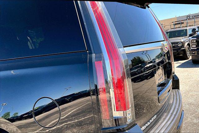 2016 Cadillac Escalade Luxury Collection