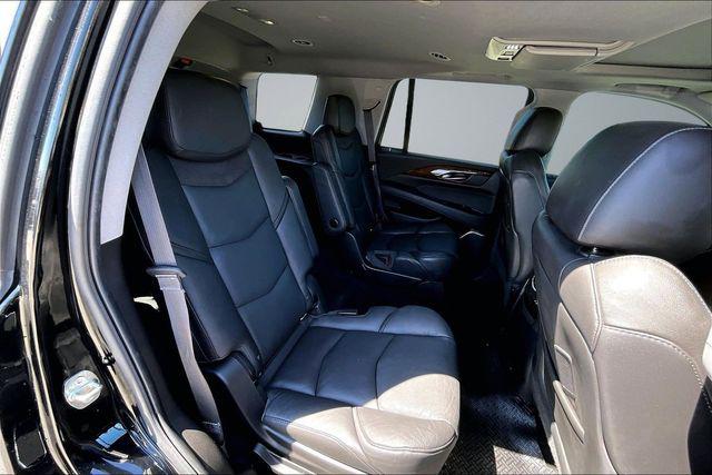 2016 Cadillac Escalade Luxury Collection