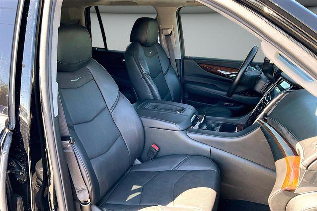 2016 Cadillac Escalade Luxury Collection