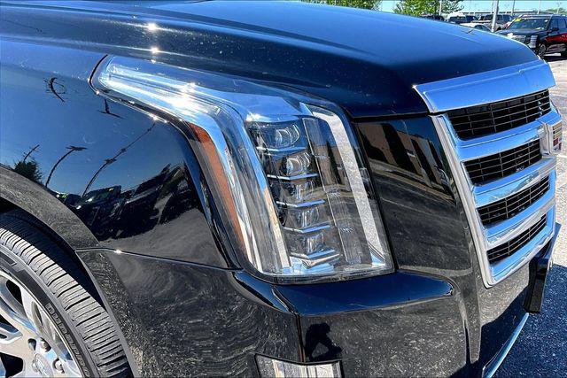 2016 Cadillac Escalade Luxury Collection