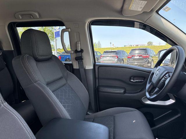 2025 Nissan Frontier Crew Cab SV 4x4