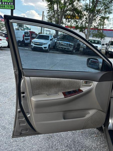2004 Toyota Corolla LE
