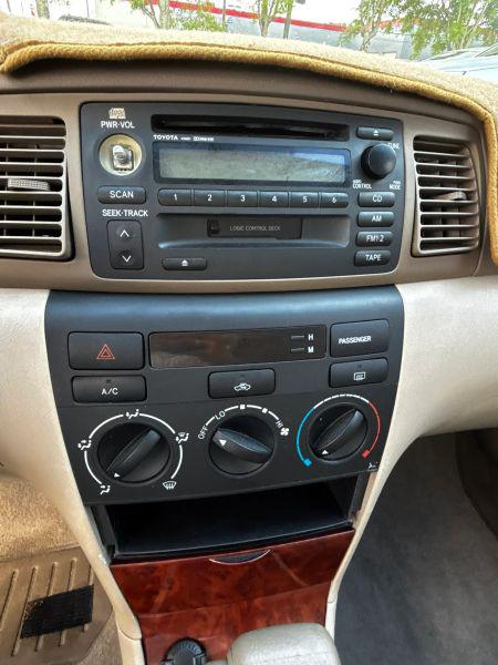 2004 Toyota Corolla LE