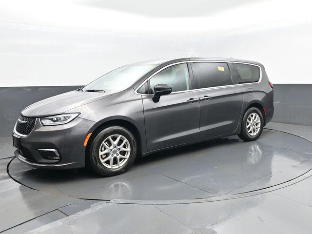 2023 Chrysler Pacifica Touring L for sale in Grafton, WV