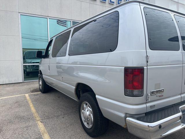 2010 Ford E-350 Super Duty XLT