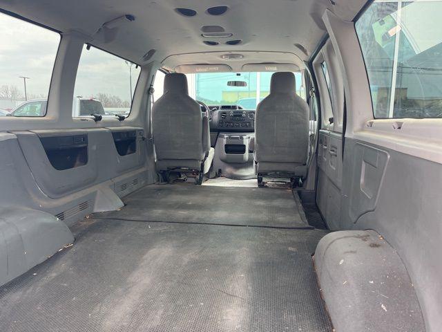 2010 Ford E-350 Super Duty XLT