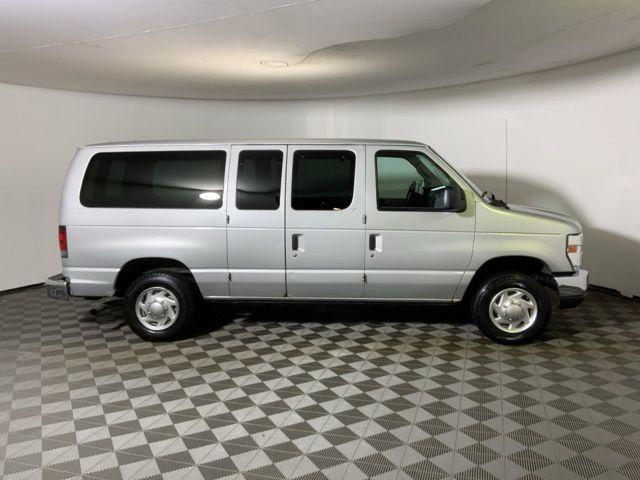 2010 Ford E-350 Super Duty XLT