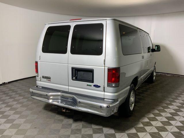 2010 Ford E-350 Super Duty XLT