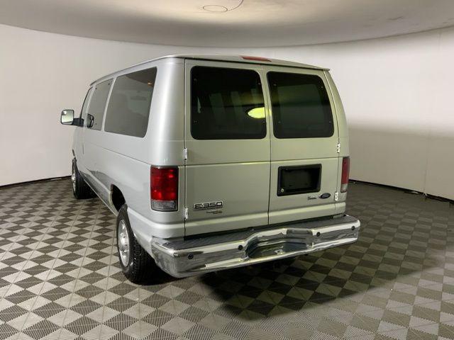 2010 Ford E-350 Super Duty XLT