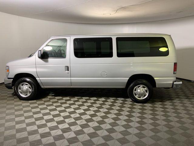 2010 Ford E-350 Super Duty XLT