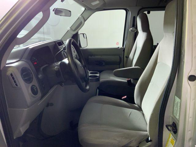 2010 Ford E-350 Super Duty XLT