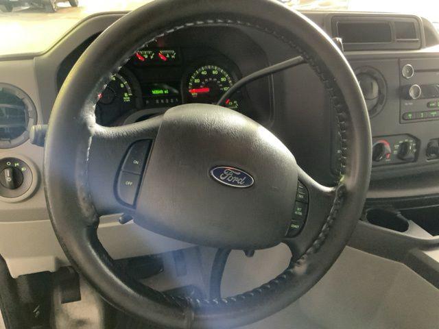 2010 Ford E-350 Super Duty XLT