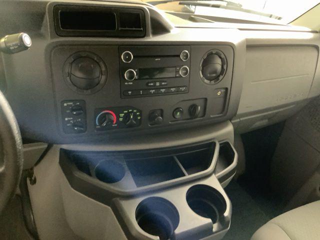 2010 Ford E-350 Super Duty XLT