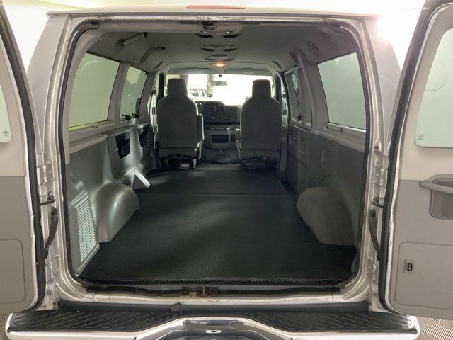 2010 Ford E-350 Super Duty XLT