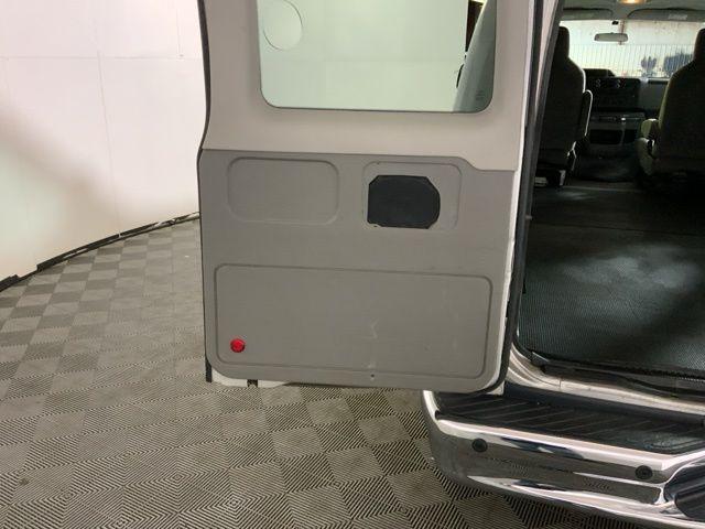 2010 Ford E-350 Super Duty XLT
