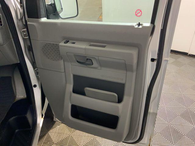 2010 Ford E-350 Super Duty XLT