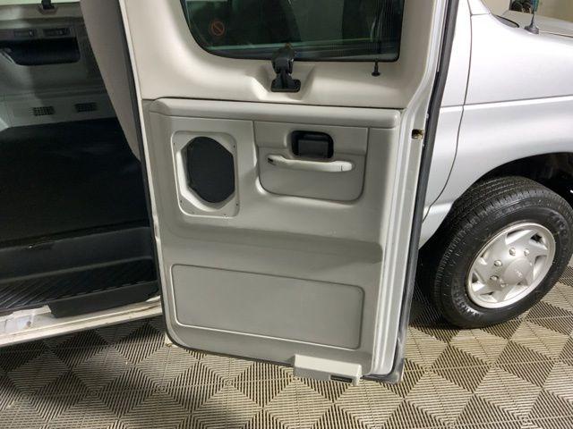 2010 Ford E-350 Super Duty XLT