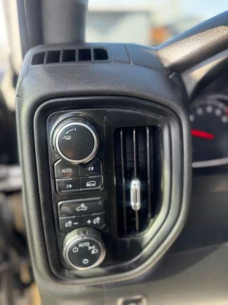 2022 Chevrolet Silverado 1500 4WD Crew Cab Short Bed Custom
