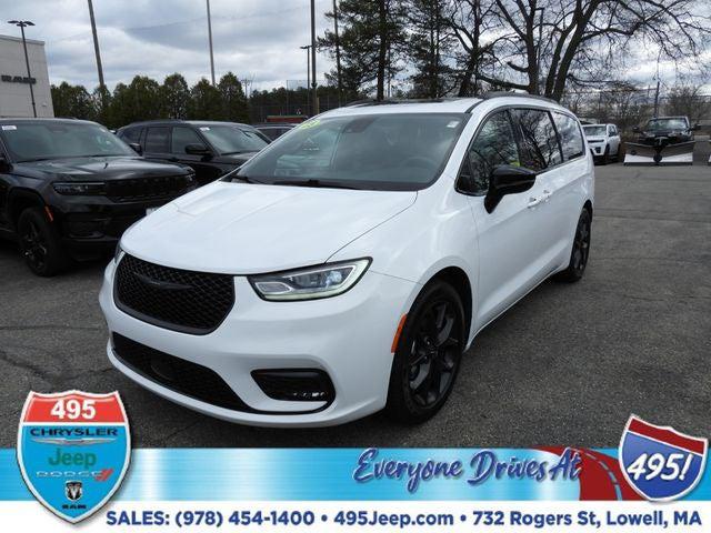 2025 Chrysler Pacifica Limited for sale in Lowell, MA