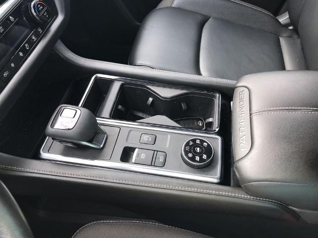 2023 Nissan Pathfinder SL 4WD