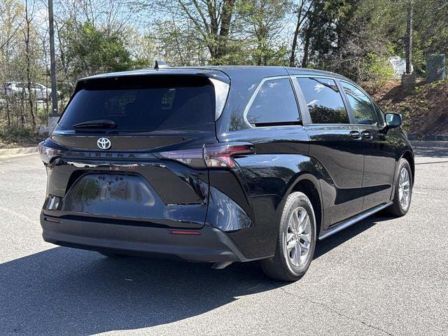 2024 Toyota Sienna LE 2024 Toyota Sienna LE