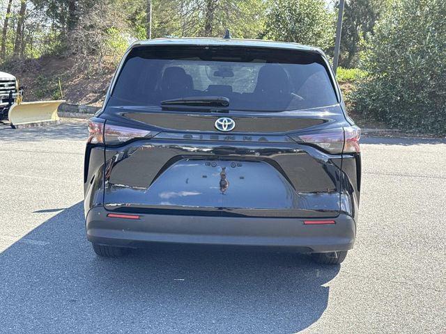 2024 Toyota Sienna LE 2024 Toyota Sienna LE