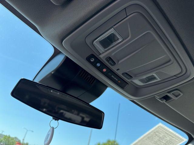 2022 GMC Sierra 1500 4WD Crew Cab Short Box Elevation