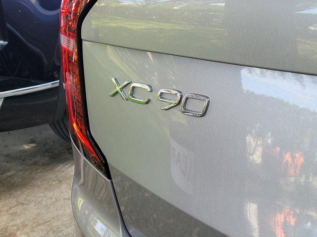 2026 Volvo XC90 Plus, B6 AWD Gas (mild hybrid), Gasoline, Bright, 7 Seats