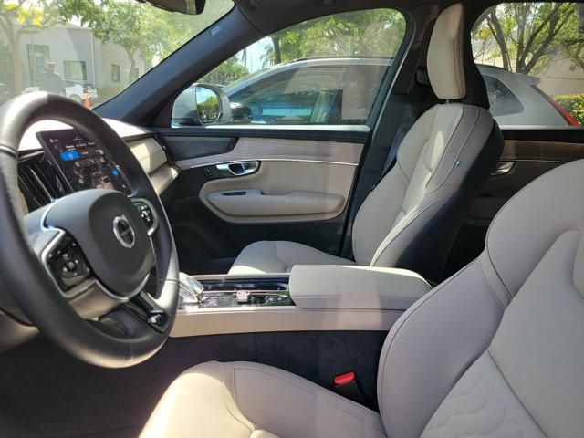 2026 Volvo XC90 Plus, B6 AWD Gas (mild hybrid), Gasoline, Bright, 7 Seats