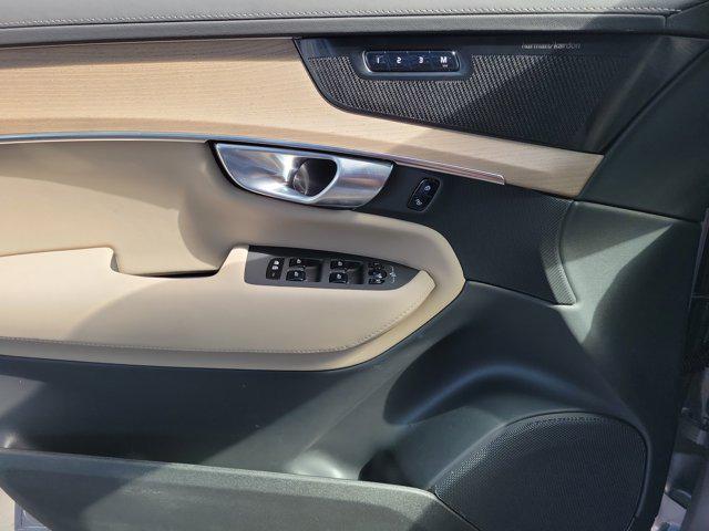 2026 Volvo XC90 Plus, B6 AWD Gas (mild hybrid), Gasoline, Bright, 7 Seats