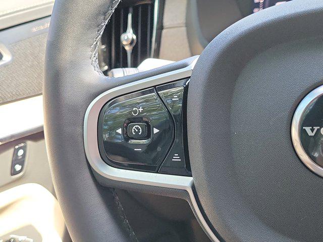 2026 Volvo XC90 Plus, B6 AWD Gas (mild hybrid), Gasoline, Bright, 7 Seats