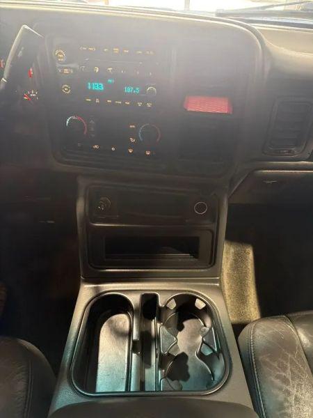 2003 Chevrolet Avalanche Base