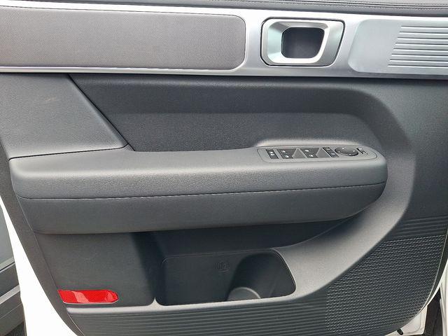 2026 Hyundai Santa Fe SE - Photo 10