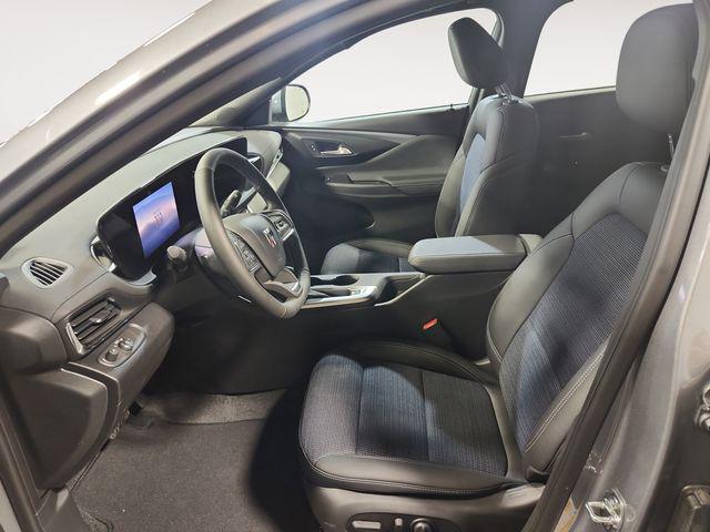 2026 Buick NV Preferred FWD