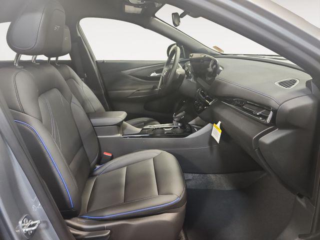 2026 Buick NV Sport Touring FWD