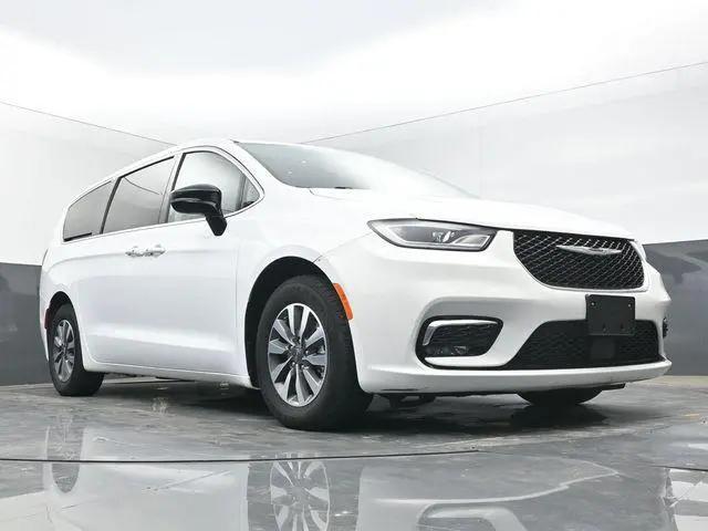 2024 Chrysler Pacifica Hybrid Select for sale in McAlester, OK
