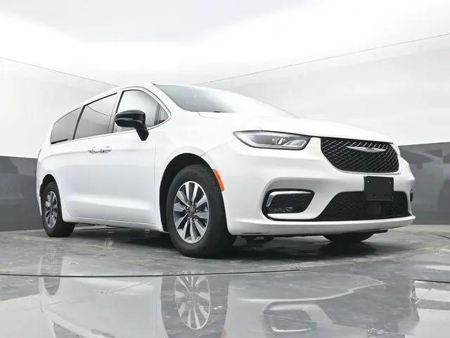 2024 Chrysler Pacifica Hybrid Select for sale in McAlester, OK
