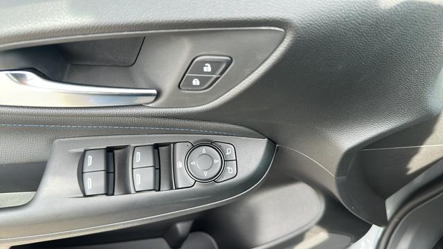 2026 Buick NV Sport Touring FWD