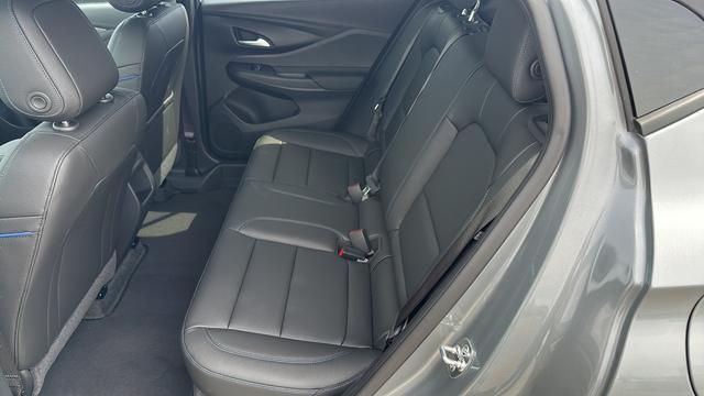 2026 Buick NV Sport Touring FWD